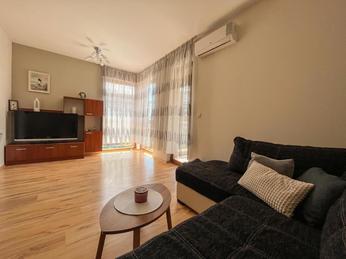 Summer Host Apartment Onegin ソゾポル エクステリア 写真